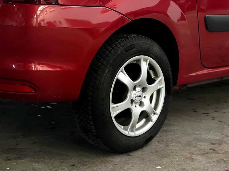 DACIA LOGAN MCV 1.6 105CH ETHANOL-ESSENCE