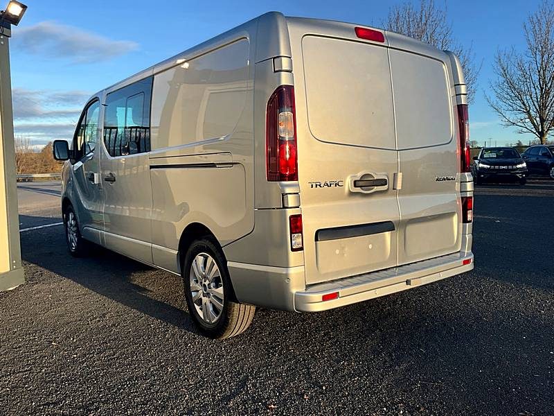 RENAULT TRAFIC CABINE APPROFONDIE 2024