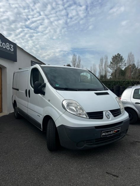 RENAULT TRAFIC 2.0 DCI 115cv Moteur à chaine 