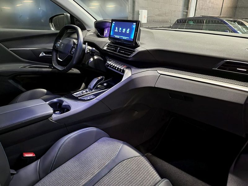 PEUGEOT 3008 1.2 PURETECH 130cv ALLURE PACK VIRTUAL COCKPIT / CARPLAY / SIEGES CHAUFFANTS 