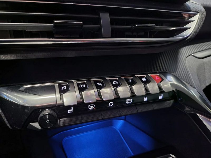 PEUGEOT 3008 1.2 PURETECH 130cv ALLURE PACK VIRTUAL COCKPIT / CARPLAY / SIEGES CHAUFFANTS 