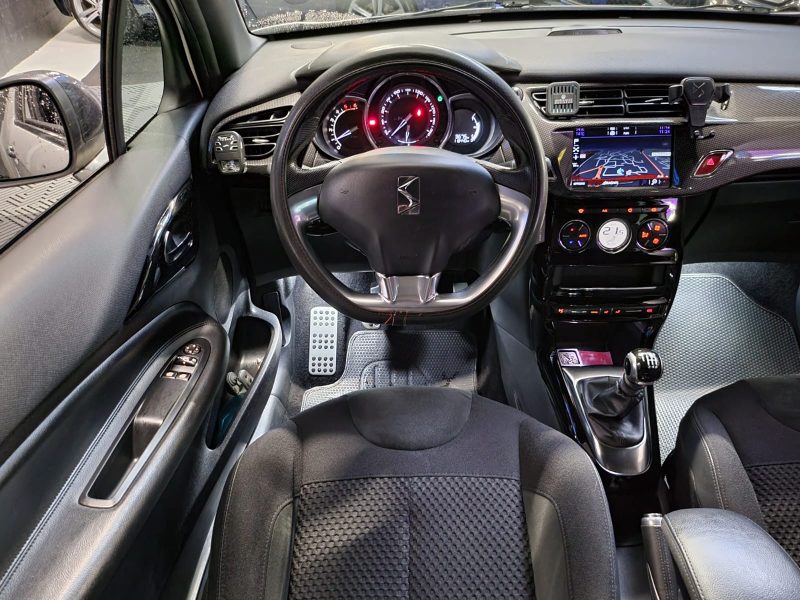 CITROEN DS3 1.6 HDI 120cv SPORT CHIC RADAR DE RECUL /BLUETOOTH / FEUX ET ESSUIE GLACES AUTO / ACTIVE