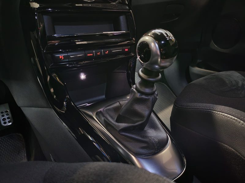 CITROEN DS3 1.6 HDI 120cv SPORT CHIC RADAR DE RECUL /BLUETOOTH / FEUX ET ESSUIE GLACES AUTO / ACTIVE