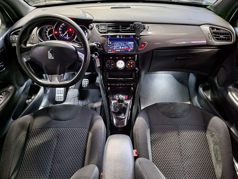 CITROEN DS3 1.6 HDI 120cv SPORT CHIC RADAR DE RECUL /BLUETOOTH / FEUX ET ESSUIE GLACES AUTO / ACTIVE