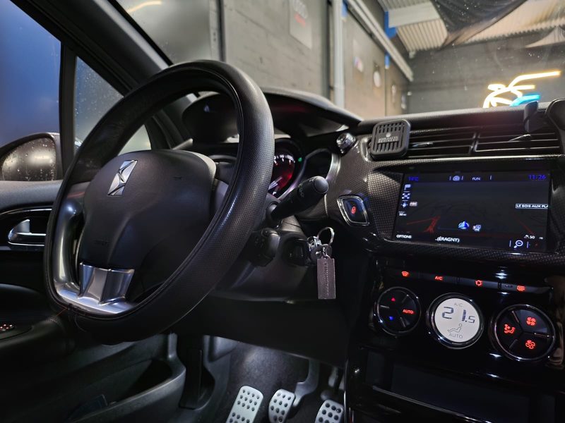 CITROEN DS3 1.6 HDI 120cv SPORT CHIC RADAR DE RECUL /BLUETOOTH / FEUX ET ESSUIE GLACES AUTO / ACTIVE