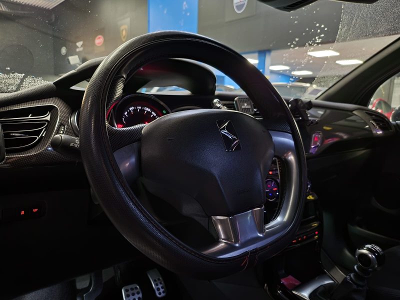 CITROEN DS3 1.6 HDI 120cv SPORT CHIC RADAR DE RECUL /BLUETOOTH / FEUX ET ESSUIE GLACES AUTO / ACTIVE