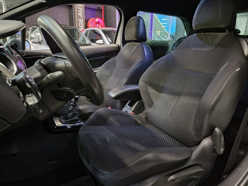 CITROEN DS3 1.6 HDI 120cv SPORT CHIC RADAR DE RECUL /BLUETOOTH / FEUX ET ESSUIE GLACES AUTO / ACTIVE