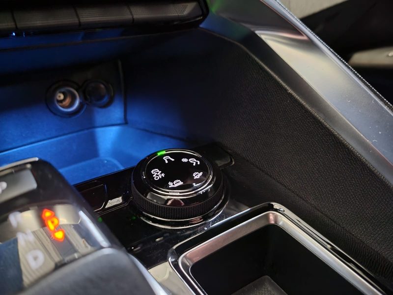 PEUGEOT 3008 2.0 BlueHDi 180cv EAT8 GT PACK FOCAL / SIEGES ELECTRIQUE A MEMOIRE CHAUFFANTS / LUMIERE