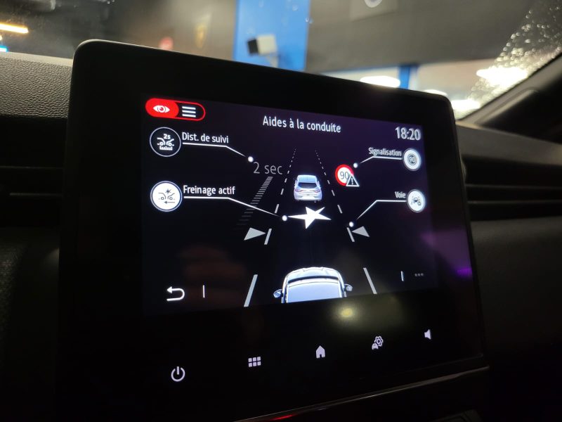 RENAULT CLIO V TCE 90 INTENS /CARPLAY+LUMIERE D\'AMBIENCE+APPLE CAR PLAY+CAMERA/