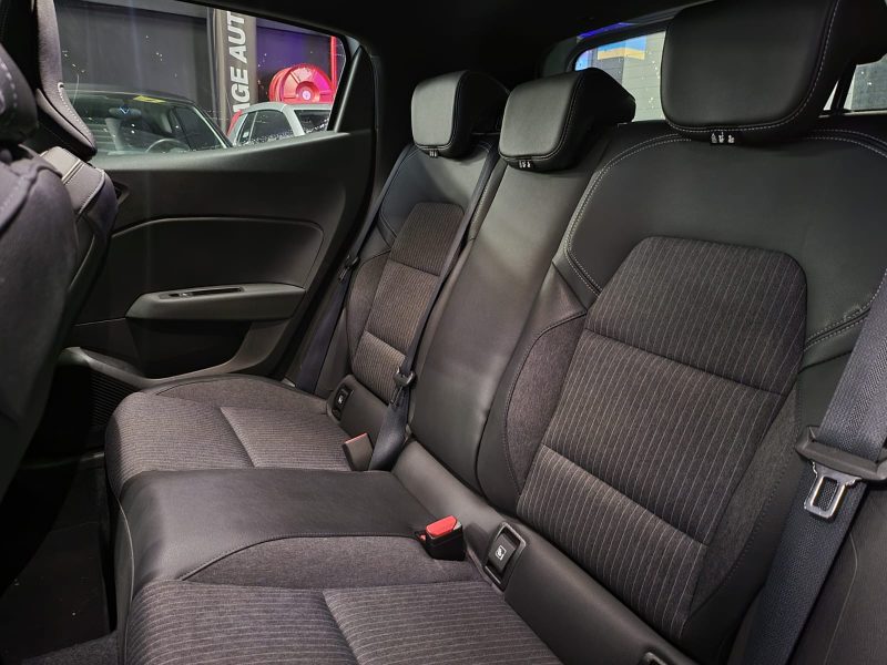 RENAULT CLIO V TCE 90 INTENS /CARPLAY+LUMIERE D\'AMBIENCE+APPLE CAR PLAY+CAMERA/