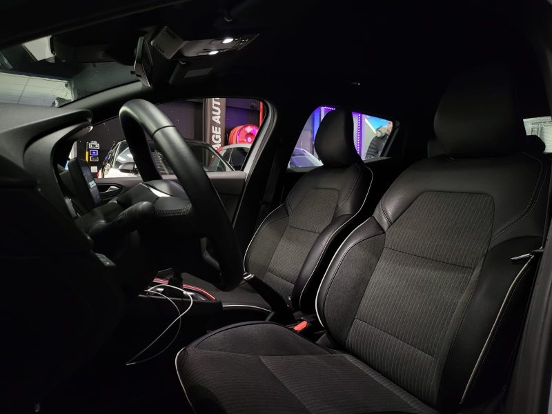 RENAULT CLIO V TCE 90 INTENS /CARPLAY+LUMIERE D\'AMBIENCE+APPLE CAR PLAY+CAMERA/