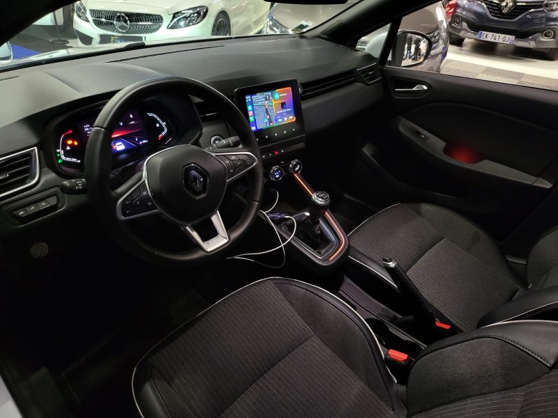 RENAULT CLIO V TCE 90 INTENS /CARPLAY+LUMIERE D\'AMBIENCE+APPLE CAR PLAY+CAMERA/