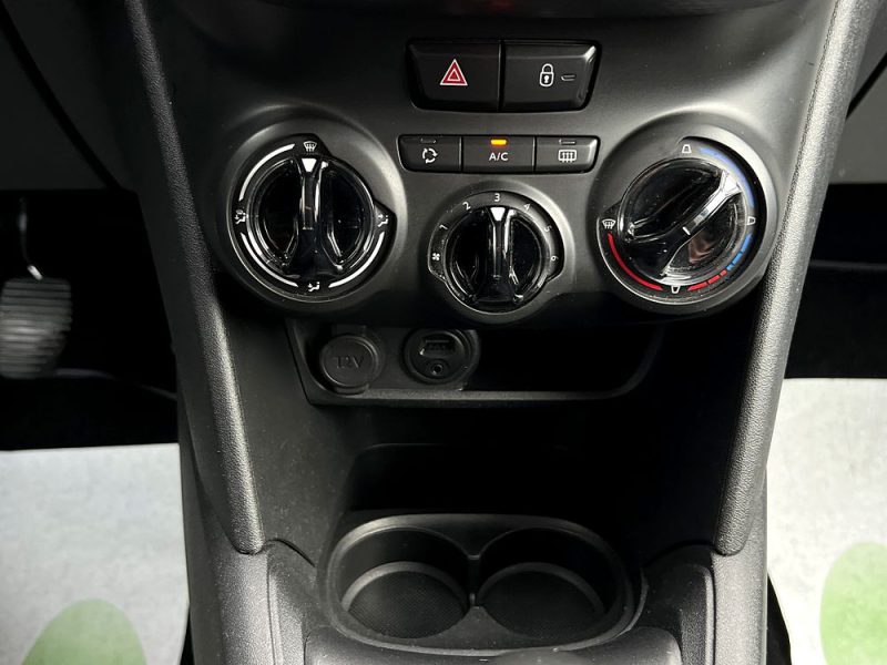 PEUGEOT 208 PHASE 2 STYLE 1.2 82 Cv GPS APPLE & ANDROID REGULATEUR 5 Pts CRIT AIR 1 - GARANTIE 1 AN