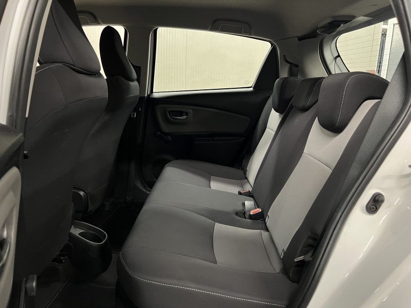 TOYOTA YARIS 3 PHASE 2 1.5 HYBRID 100 Cv 1ERE MAIN BOITE AUTO GPS CAMERA CRIT AIR 1 - GARANTIE 1 AN