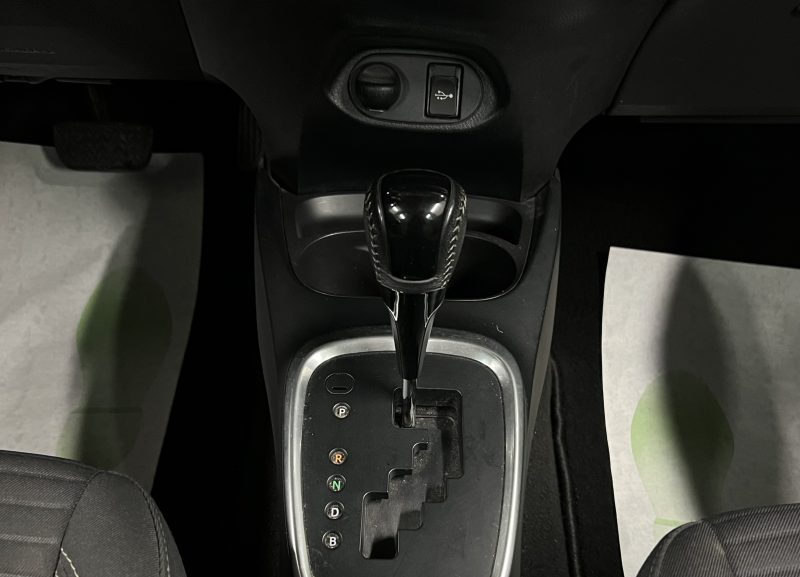 TOYOTA YARIS 3 PHASE 2 1.5 HYBRID 100 Cv 1ERE MAIN BOITE AUTO GPS CAMERA CRIT AIR 1 - GARANTIE 1 AN