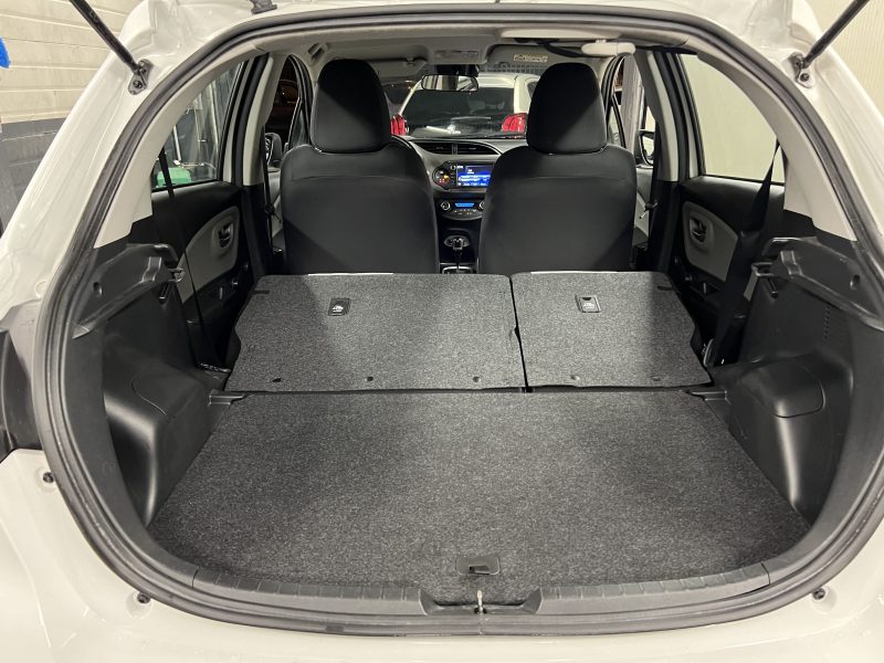 TOYOTA YARIS 3 PHASE 2 1.5 HYBRID 100 Cv 1ERE MAIN BOITE AUTO GPS CAMERA CRIT AIR 1 - GARANTIE 1 AN