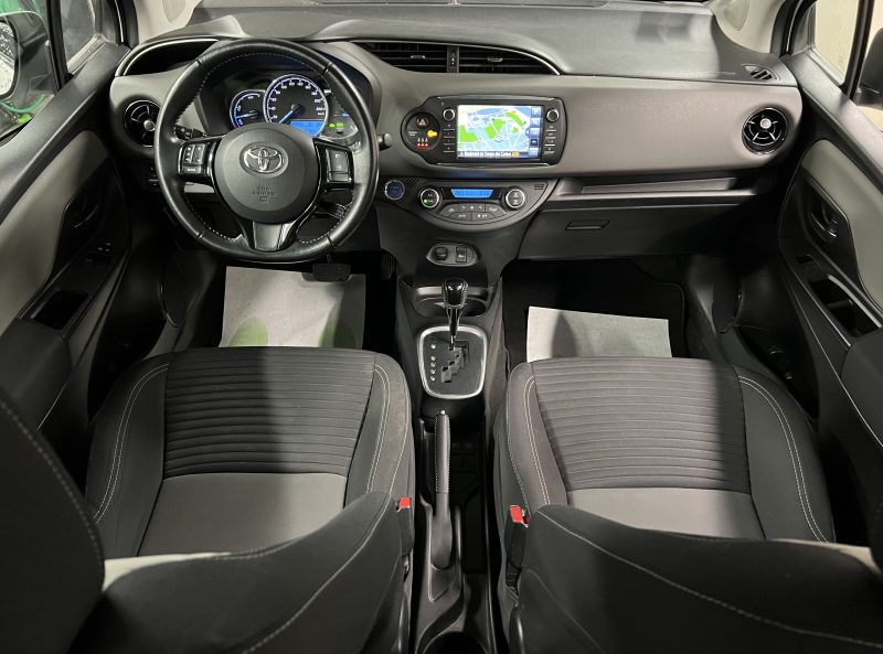TOYOTA YARIS 3 PHASE 2 1.5 HYBRID 100 Cv 1ERE MAIN BOITE AUTO GPS CAMERA CRIT AIR 1 - GARANTIE 1 AN