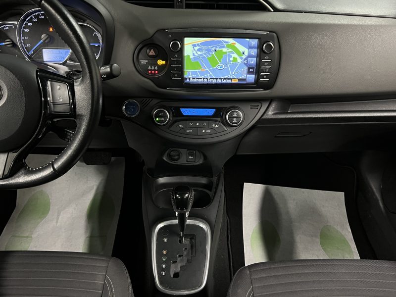 TOYOTA YARIS 3 PHASE 2 1.5 HYBRID 100 Cv 1ERE MAIN BOITE AUTO GPS CAMERA CRIT AIR 1 - GARANTIE 1 AN