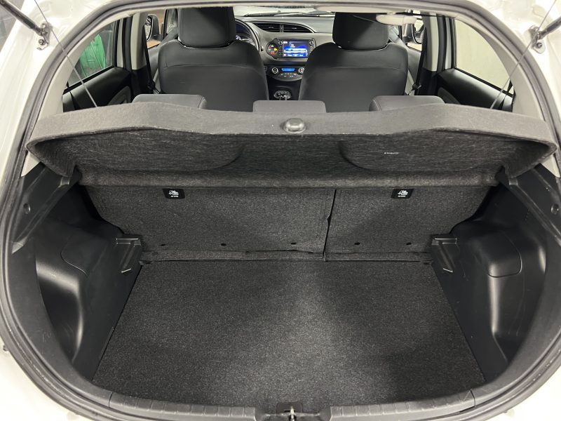 TOYOTA YARIS 3 PHASE 2 1.5 HYBRID 100 Cv 1ERE MAIN BOITE AUTO GPS CAMERA CRIT AIR 1 - GARANTIE 1 AN