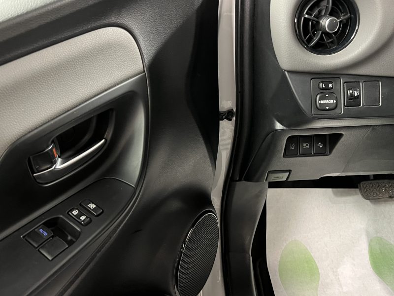 TOYOTA YARIS 3 PHASE 2 1.5 HYBRID 100 Cv 1ERE MAIN BOITE AUTO GPS CAMERA CRIT AIR 1 - GARANTIE 1 AN