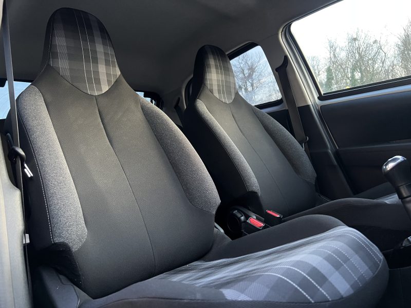 PEUGEOT 108 STYLE 1.0 VTI 72 1ERE MAIN 5 PORTES CLIMATISATION REGULATEUR CRIT AIR 1 - GARANTIE 1 AN