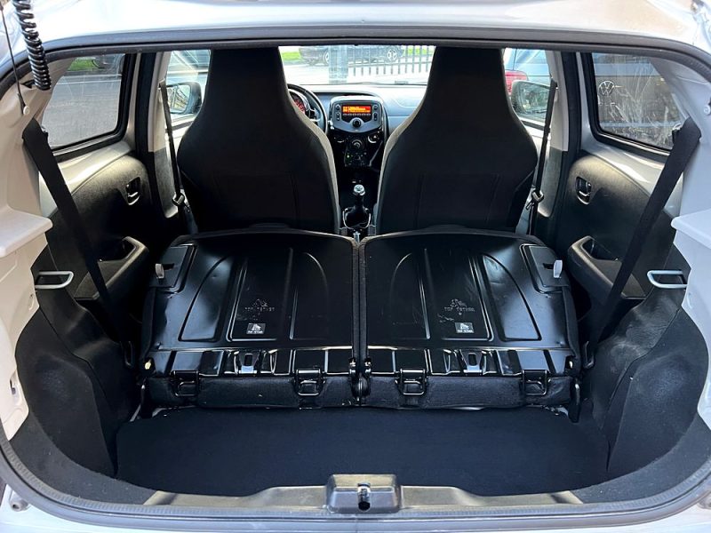 PEUGEOT 108 STYLE 1.0 VTI 72 1ERE MAIN 5 PORTES CLIMATISATION REGULATEUR CRIT AIR 1 - GARANTIE 1 AN