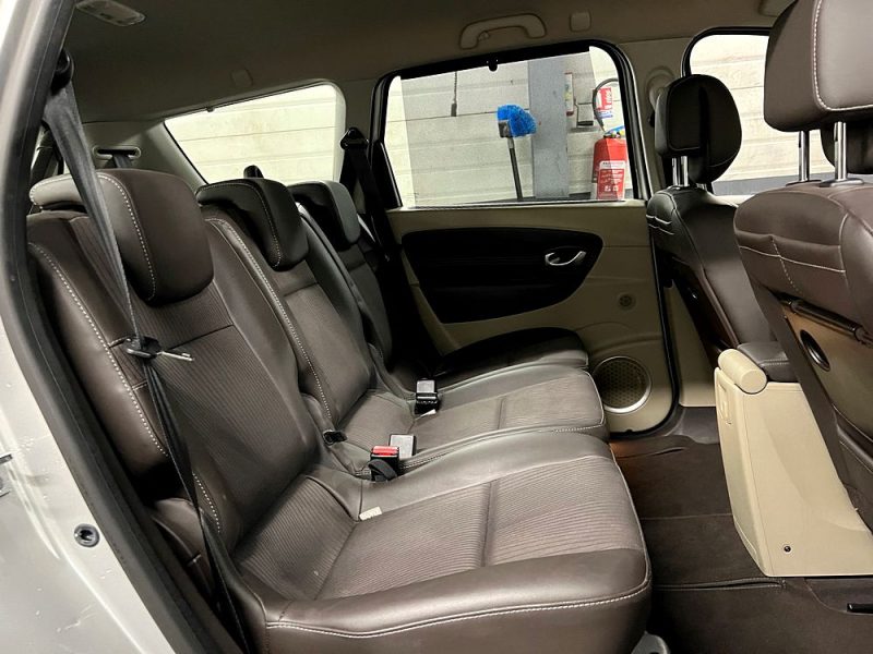 RENAULT GRAND SCENIC III PRIVILEGE 2.0 DCI 150 Cv BOITE AUTOMATIQUE 7 PLACES - GARANTIE 1 AN