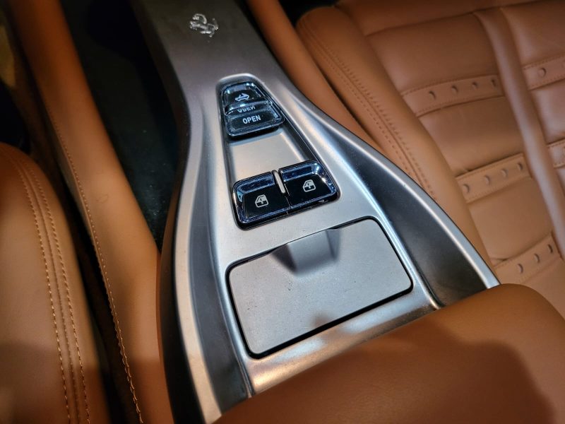 FERRARI CALIFORNIA Cabriolet 4.3 V8 460cv BVA / CARPLAY/ANDROID AUTO/CAMERA/LAUNCH CONTROL