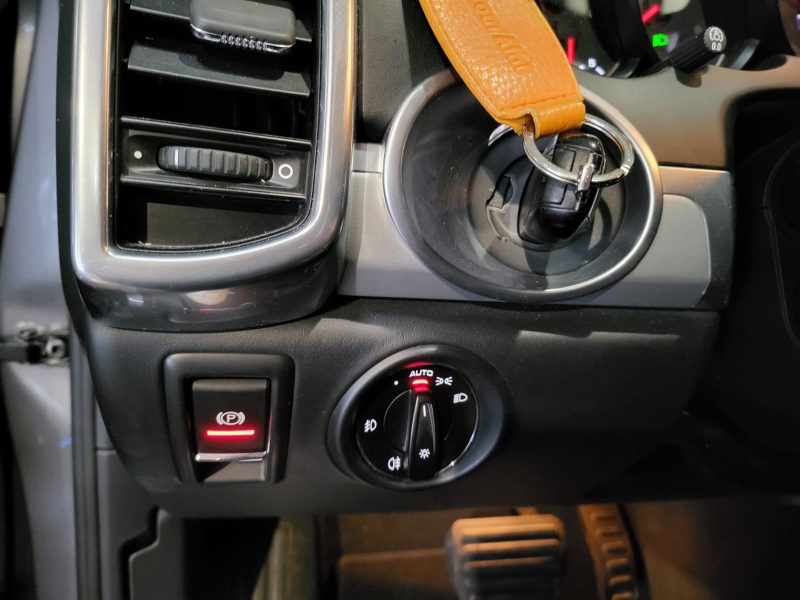 3.0 TDi V6 Tiptronic S 245 cv PLATINIUM / TO / SUSPENSION PILOTEE / SIEGES ELECTRIQUES