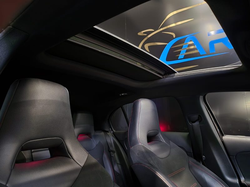 MERCEDES CLASSE A  2020 250 AMG-line 2.0 224 cv 1 er MAIN / TOIT OUVRANT / CARPLAY / SUIVI MERCEDES