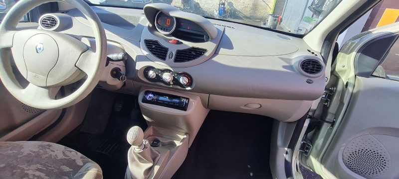 RENAULT TWINGO II 2009