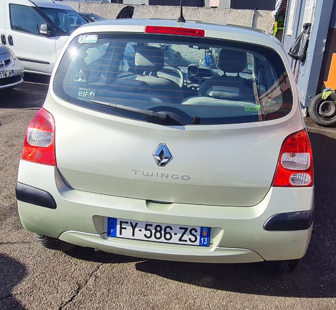 RENAULT TWINGO II 2009