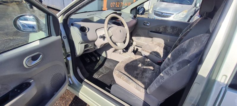 RENAULT TWINGO II 2009