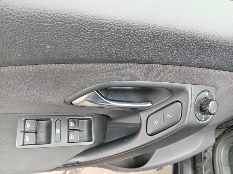 VOLKSWAGEN POLO V 2010