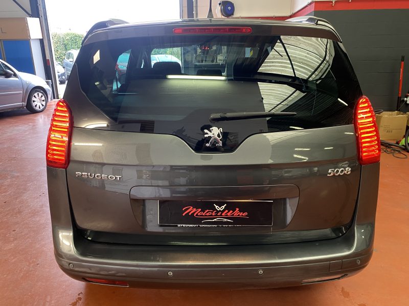 PEUGEOT 5008 2013