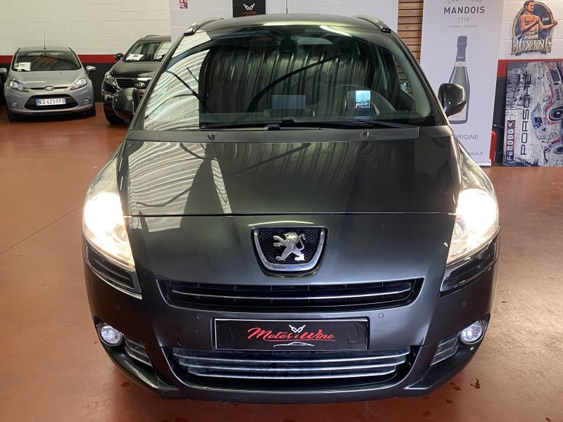 PEUGEOT 5008 2013