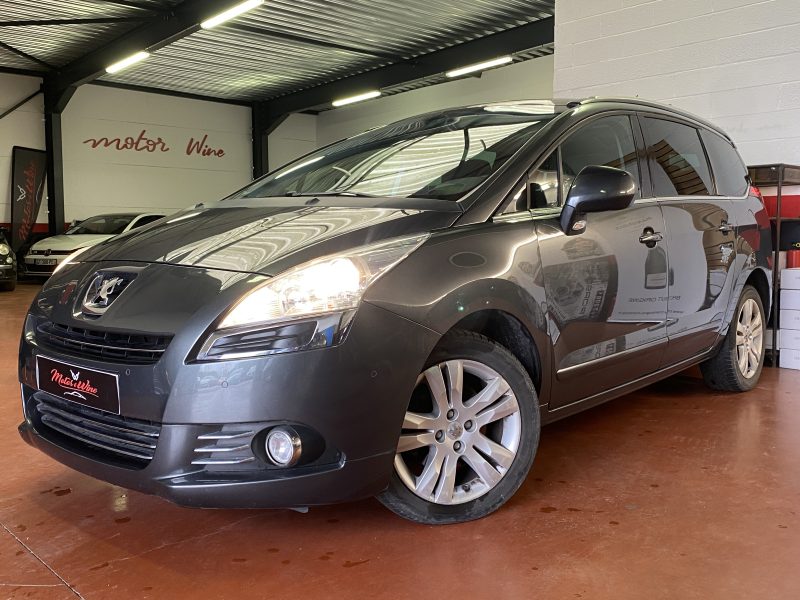 PEUGEOT 5008 2013