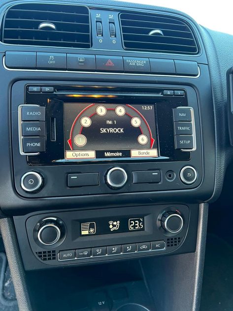 VOLKSWAGEN POLO 2012