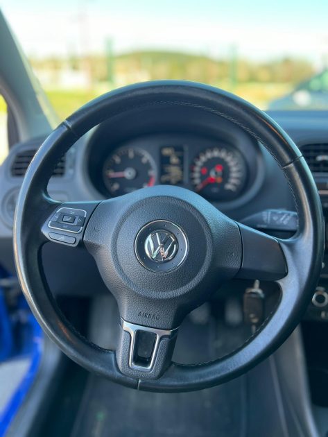 VOLKSWAGEN POLO 2012