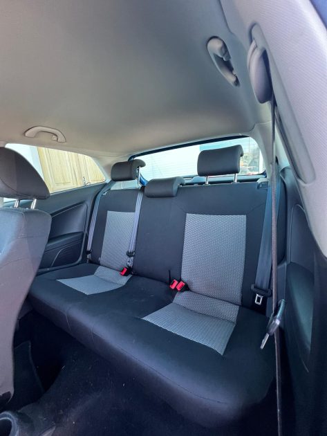 VOLKSWAGEN POLO 2012