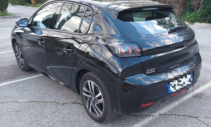 PEUGEOT 208 II 100 cv ALLURE Garantie 12 Mois