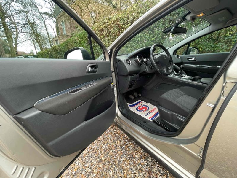 PEUGEOT 3008 Monospace 2010 1.6 HDi 109cv