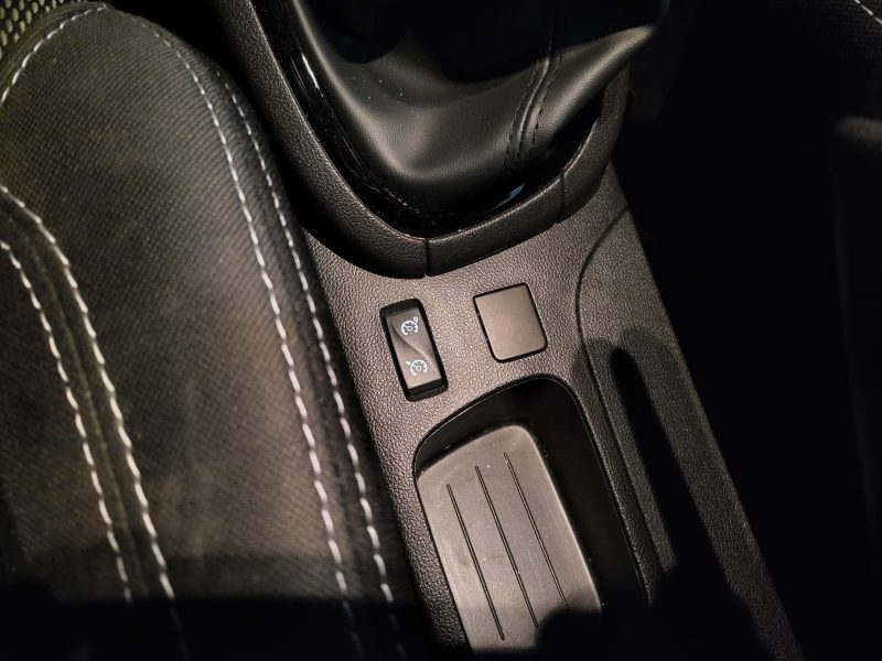 RENAULT CLIO IV 0.9 TCe 75cv Limited BVM5 / RADAR-AR/GPS/BLUETOOTH/REGULATEUR-LIMITEUR