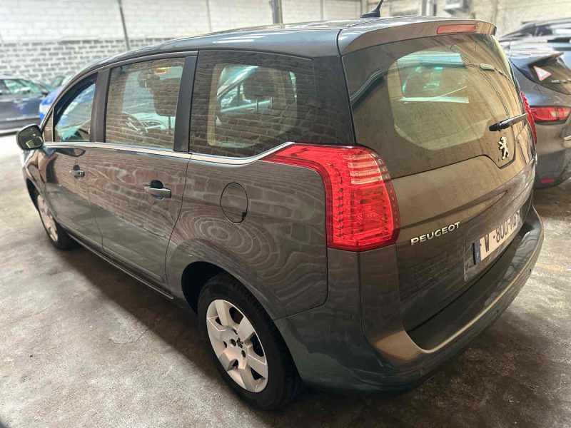 PEUGEOT 5008 1.6 eHDi 112 cv Allure