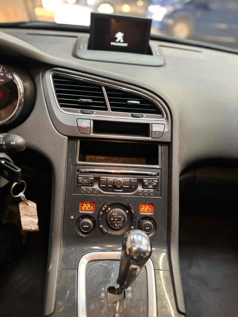 PEUGEOT 5008 1.6 eHDi 112 cv Allure