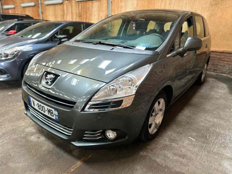 PEUGEOT 5008 1.6 eHDi 112 cv Allure