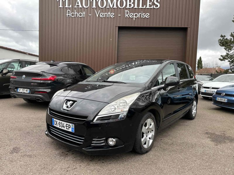 PEUGEOT 5008 2012