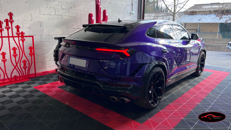 LAMBORGHINI URUS PERFORMANTE 2023