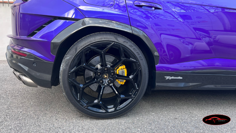 LAMBORGHINI URUS PERFORMANTE 2023