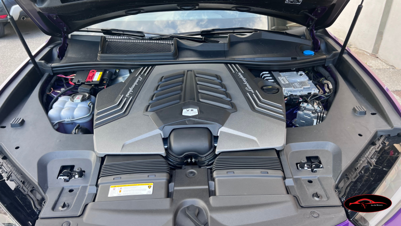 LAMBORGHINI URUS PERFORMANTE 2023